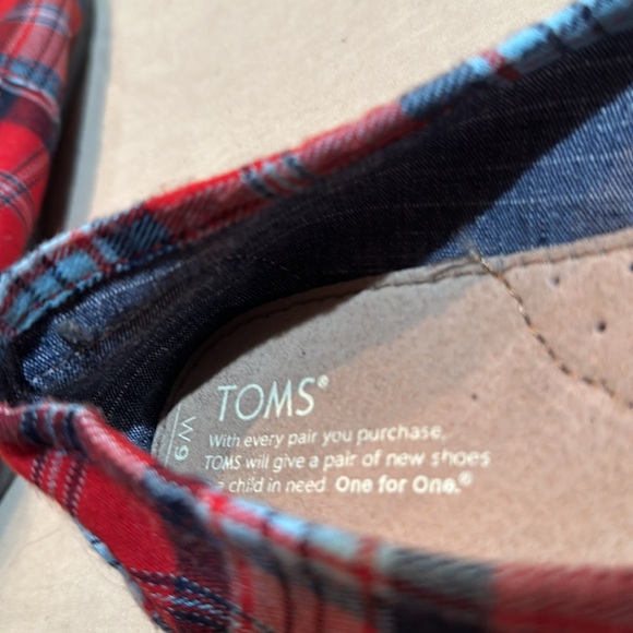 Toms Classics Plaid Slip-on, Blue and Red, Size 9 - Picture 6 of 7
